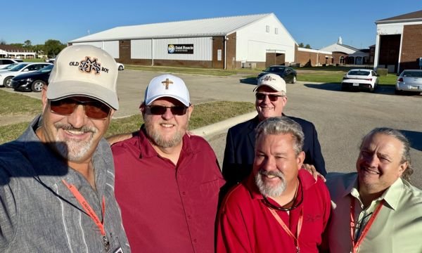 Friends gathered outdoors in Salina — photo 35
