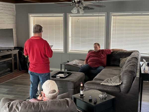 Catching up at the reunion house — photo 38